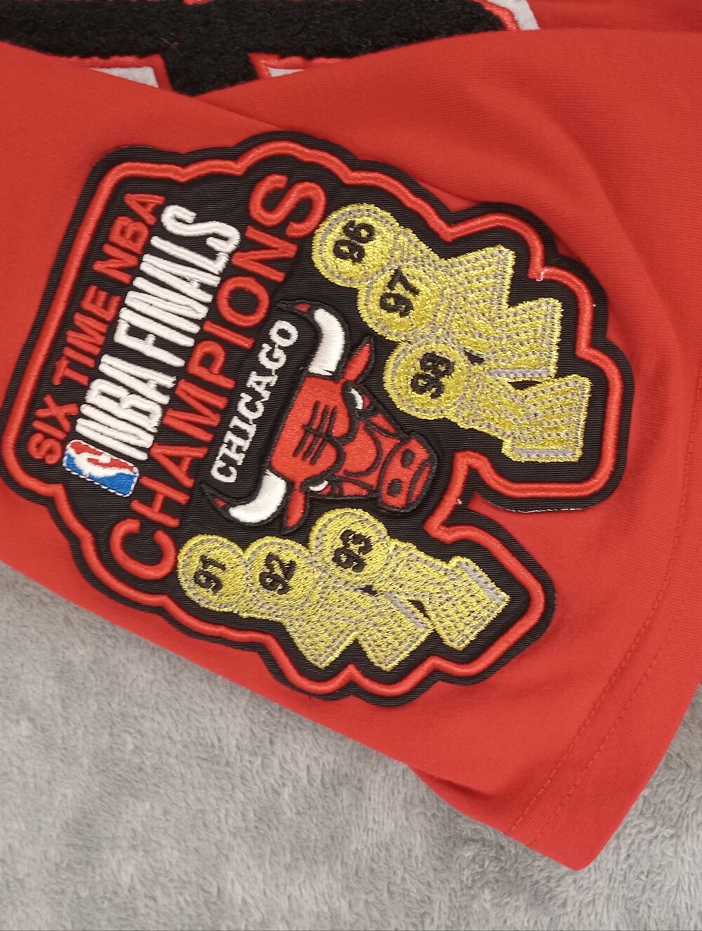 PRO STANDARD Men's Chicago Bulls Red Graphic Tee Size XL - Picture 3 of 13